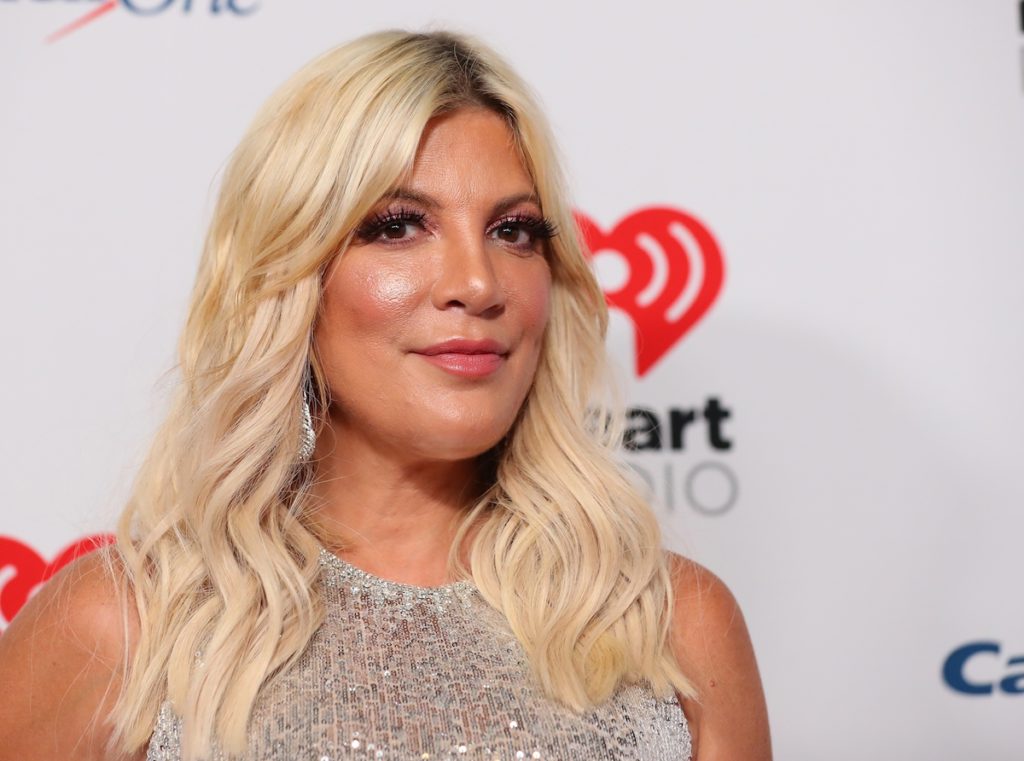 Combien de chirurgies esthétiques Tori Spelling a-t-elle subies?